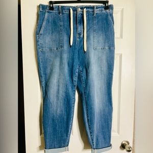 JUDY BLUE | KEEP IT A SECRET RELAXED PULL ON JEAN JOGGERS